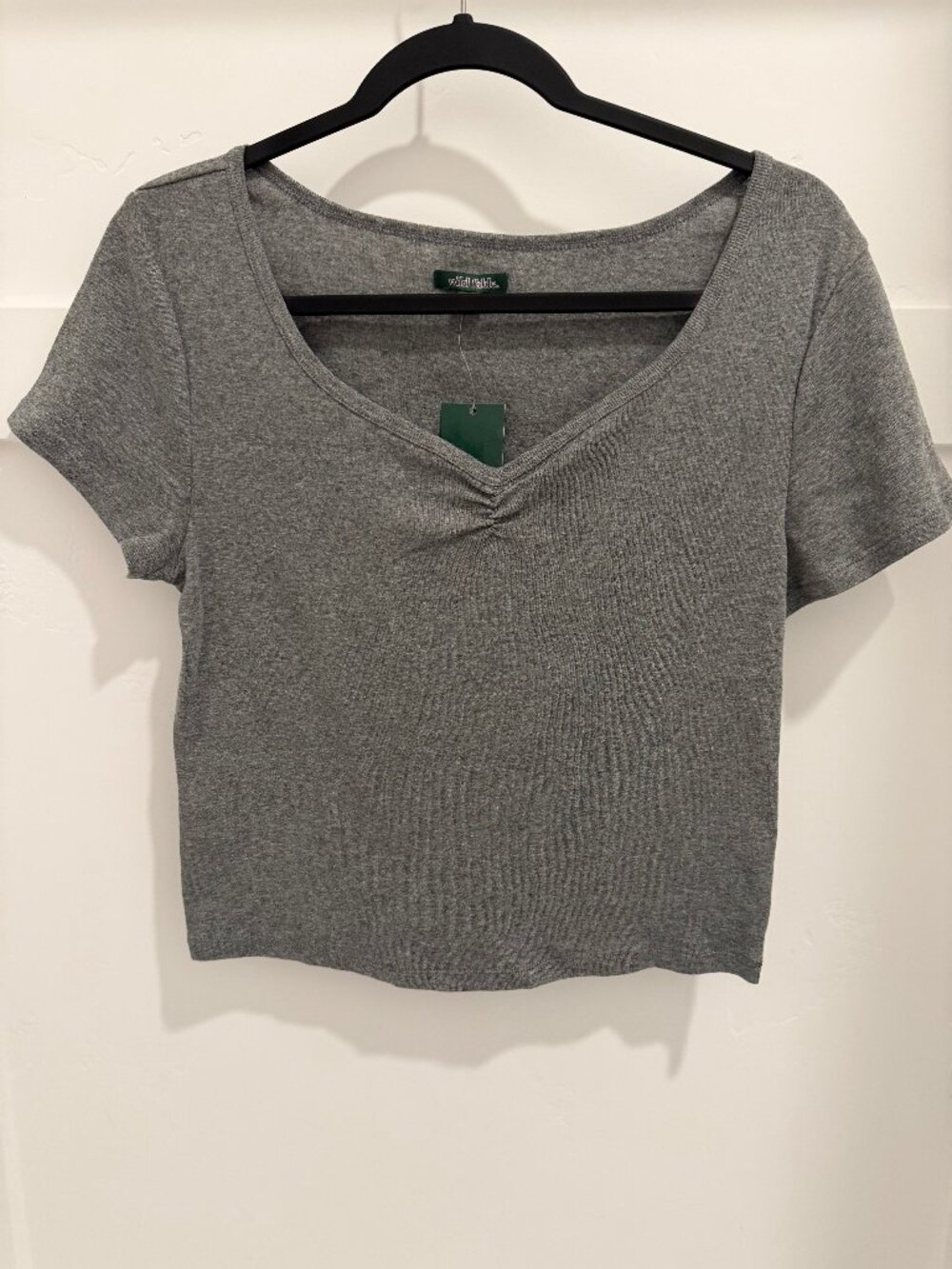 Wild Fable Gray Cropped V Neck Top Womens XL Ruched Front Short Sleeve Tee